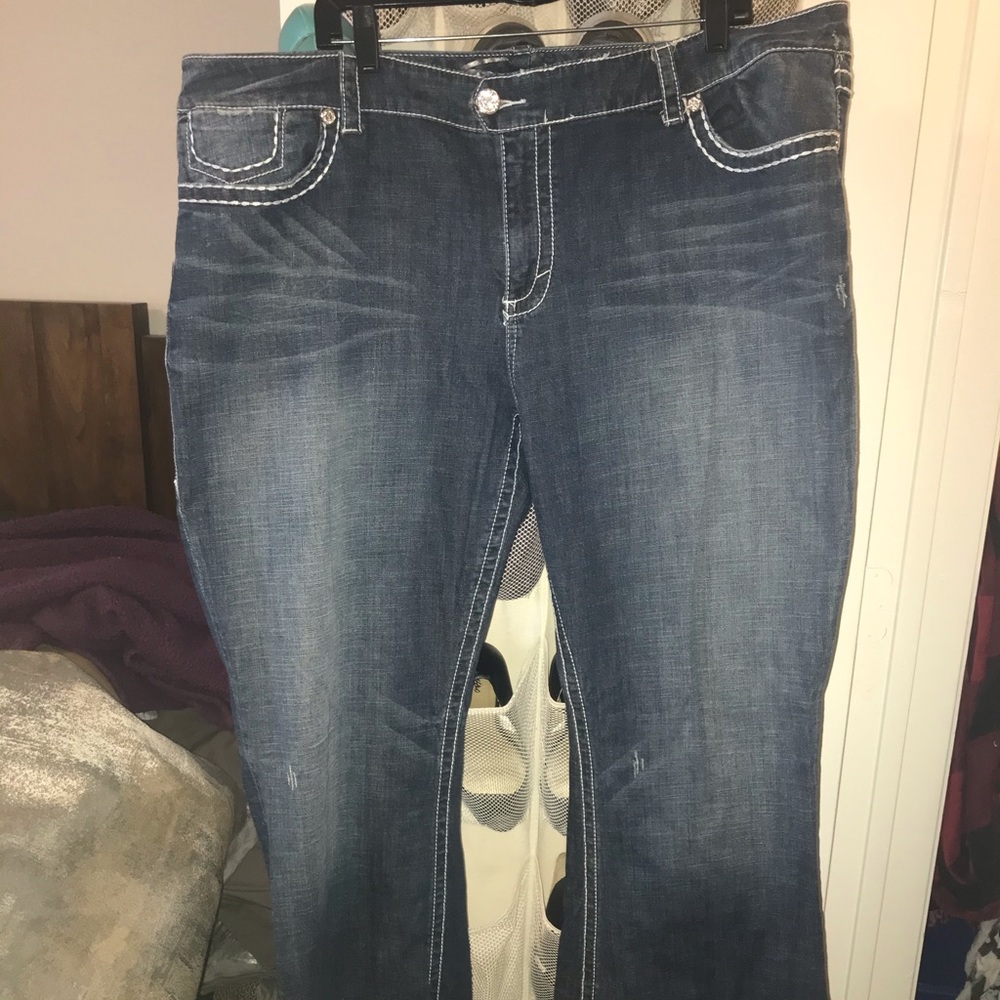 Seven7 Jeans - Picture 2 of 4